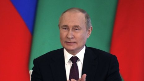 Путин настоява за подкрепа към руските производители на коли