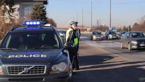 И днес опасни шофьори на пътя: 35 пияни и 17 дрогирани хвана МВР