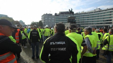 От 1 октомври няма кой да ремонтира пътищата заради протест