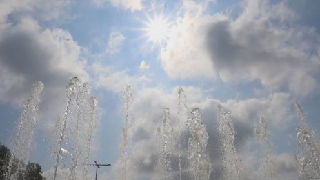 Слънчево и горещо ще е днес, температурите до 36°