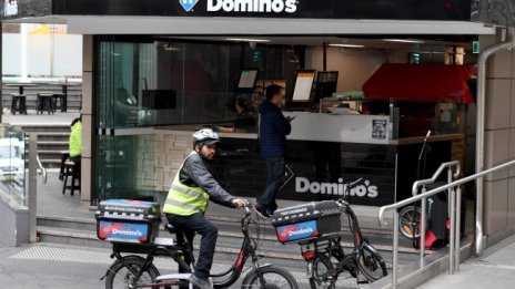 Като да продаваш сняг на Северния полюс: Domino's затвори в Италия 