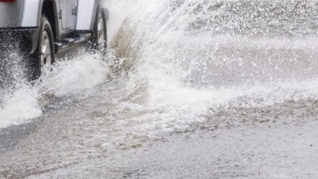 Скопие под вода, силна буря наводни улиците