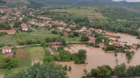 Карловски села все още без ток, има блокирани хора