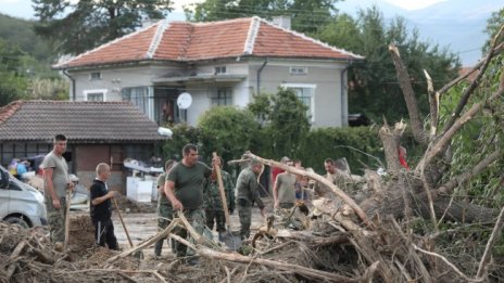 Изчерпват се хранителните стоки в Карловско