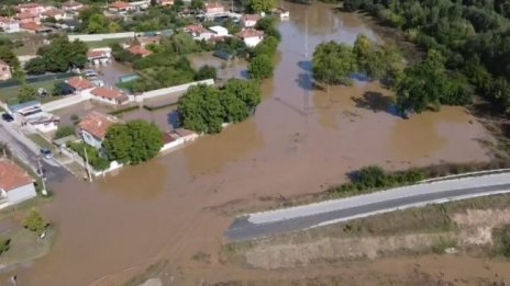 РЗИ: Водата в наводнените села не е годна за пиене