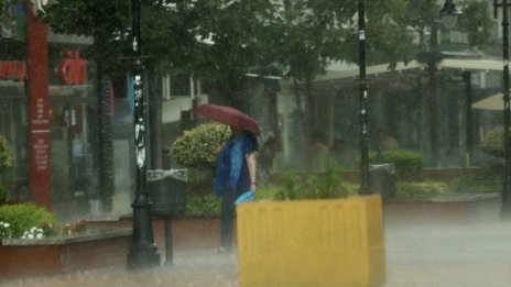 Захлаждане и валежи в неделя, градусите до 29°