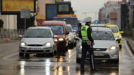 Екшън в рейса: Две жени псували, обиждали и удряли пътници