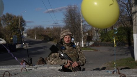 Вашингтон иска  Украйна да даде знак, че е отворена за преговори с Русия