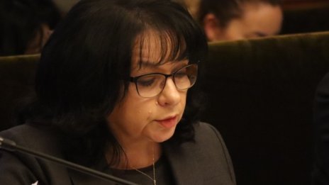 Петкова: Готови сме с кабинет в рамките на първия мандат