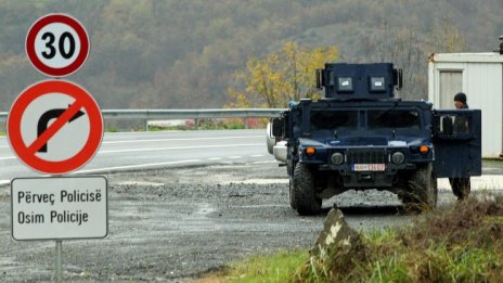 Полицай ранен в Косовска Митровица при нападение на патрул