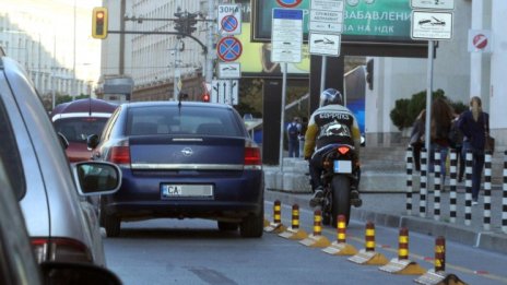 Забраняват старите коли в центъра на София