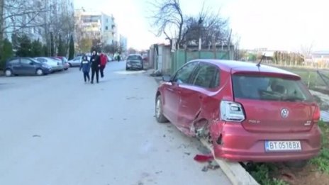 Пиян младеж без книжка помля две коли в Лясковец