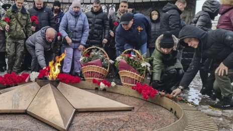 Гняв срещу Украйна на поклонение за руските войници, убити в Макеевка