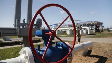 Депутатите забраниха износа на суров нефт с произход Русия