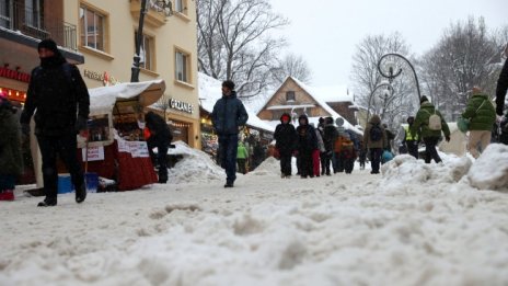 Студ и сняг в Европа, Турция отменя полети