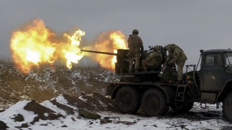 Западът не произвежда достатъчно. Ще остане ли Украйна без боеприпаси?