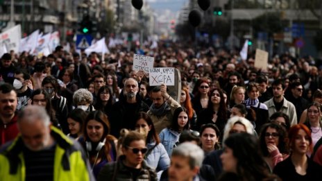 Гърция обвини още трима железничари за влаковата катастрофа