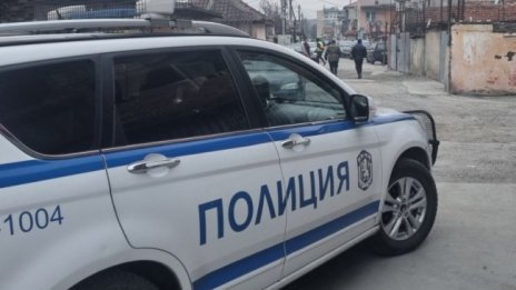 Задържаха трима при полицейска операция в Ямбол