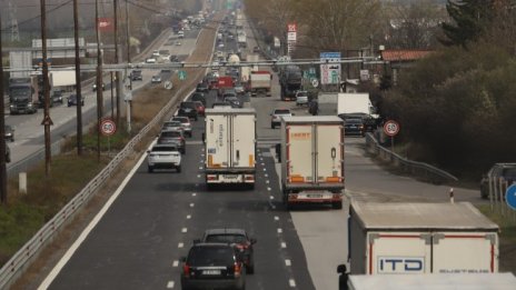 Полицията на крак за Великден: Следи храмове, пътища, хотели