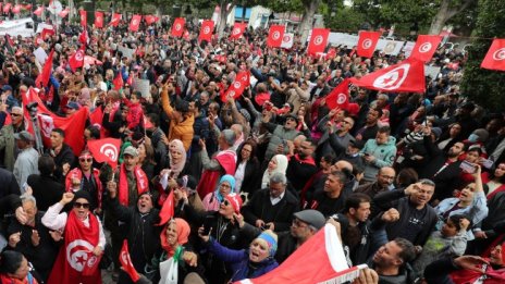 Заради "полицейската държава": Тунизийски футболист се самозапали