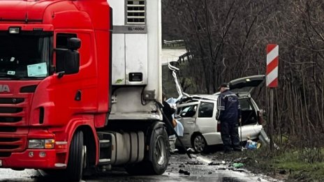 Тежка катастрофа с камион на пътя София - Варна, има загинал