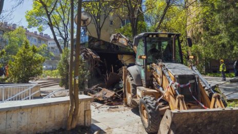 Столична община премахва незаконни обекти в центъра 