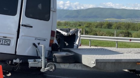 Бус катастрофира на "Тракия" в посока Пловдив