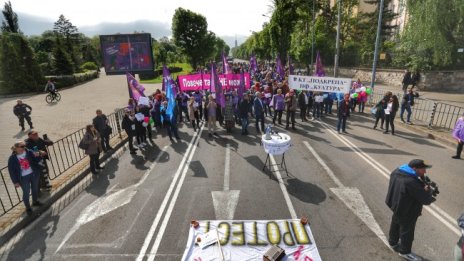 В кадър: Работещите в БНР на протест за достойни заплати