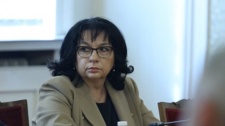 Петкова: Ще приемем експерти на ДПС и ИТН в кабинета