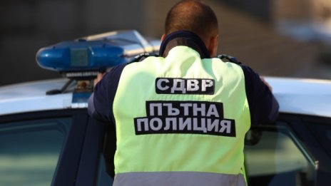 Две коли се удариха челно в София, седем ранени