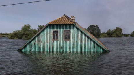 Стотици от Херсон се молят в социалните мрежи: Спасете ни, умираме бавно! 