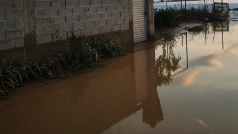 Бедствено положение в Берковвица, порой наводни къщи и отнесе улици