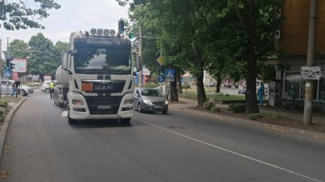 Нова трагедия в Айтос: Цистерна уби жена на пешеходна пътека