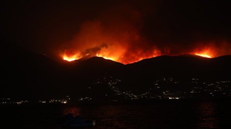 Огнен ад и на Корфу, Гърция започна да евакуира хора и от там 