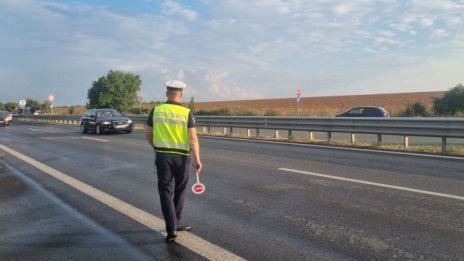 Три германски коли се удариха верижно на АМ "Тракия"