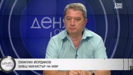 Емануил Йорданов: Понятието "интимна връзка" ще доведе до безкрайни дела