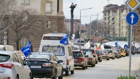 Автоинструктори готвят протест заради изпитите