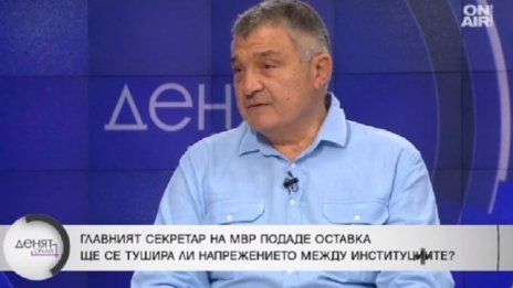 Свинаров: Оставката на главния секретар на МВР няма да тушира напрежението