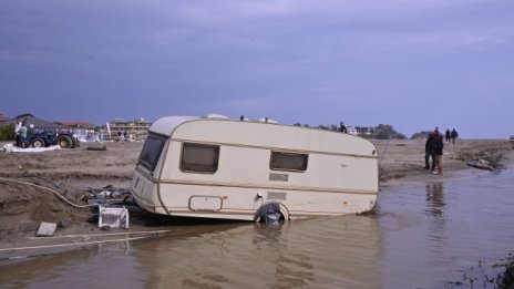 Заради потопа по морето: Удължават срока за предяваване на щети