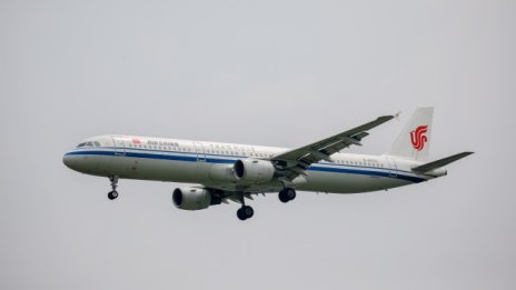 Девет пътници ранени при аварийно кацане на самолет на Air China