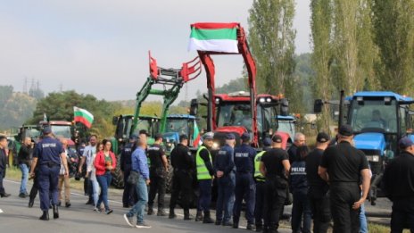 Протестиращи решават утре как ще преговарят в София