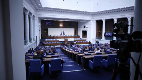 Парламентът прие на второ четене законопроекта за противодействие на корупцията