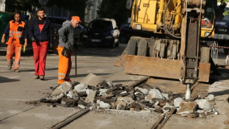 Променят движението на трамваи заради ремонт около пл. "Възраждане"