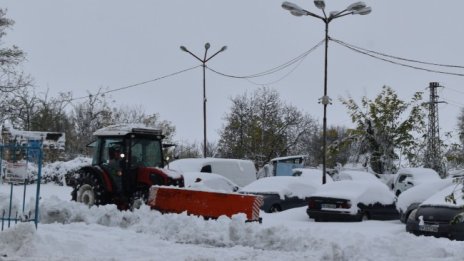 Половин милион души останаха на тъмно, част без вода... Пътувайте само при необходимост!