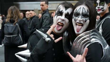 Последен концерт на KISS, продължават аватарите им