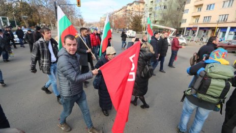 Блокада на "Орлов мост" заради  Паметника на Съветската армия 