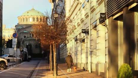 Предимно слънчево ще е днес, с температури до 16°