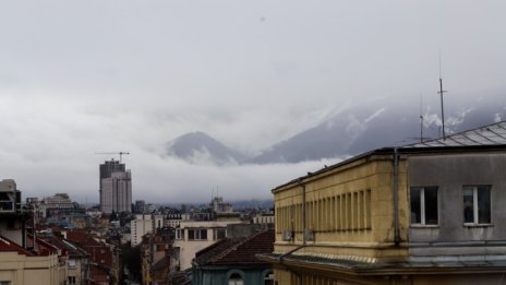 Облачно ще е утре, на много места ще вали дъжд