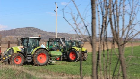 Зърнопроизводители готови да блокират пътищата в страната от вторник 