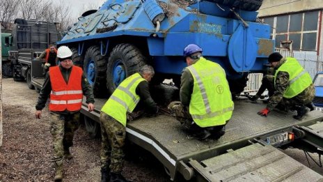 Десните атакуват Тагарев: Авдеевка падна докато нашите БТР-и пътуват натам